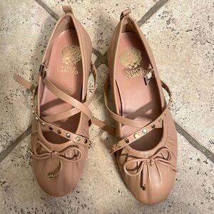VINCE CAMUTO Studded ballet flats size 7.5 NWOB